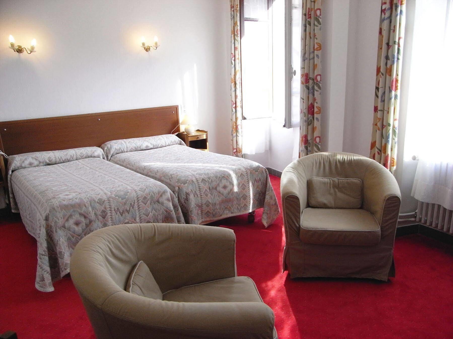 Hotel De Paris Poligny  Eksteriør bilde